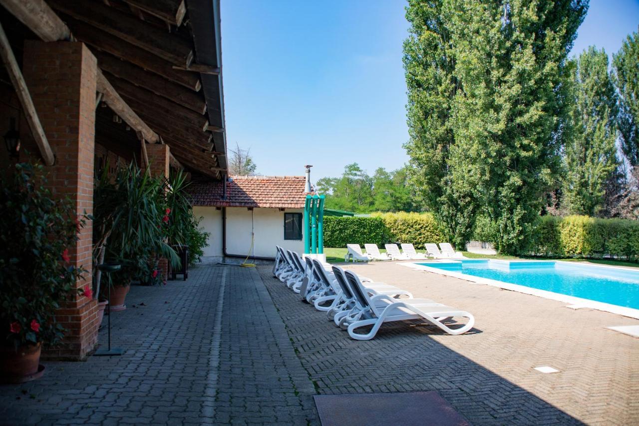 Agriturismo La Margherita Carmagnola Bagian luar foto