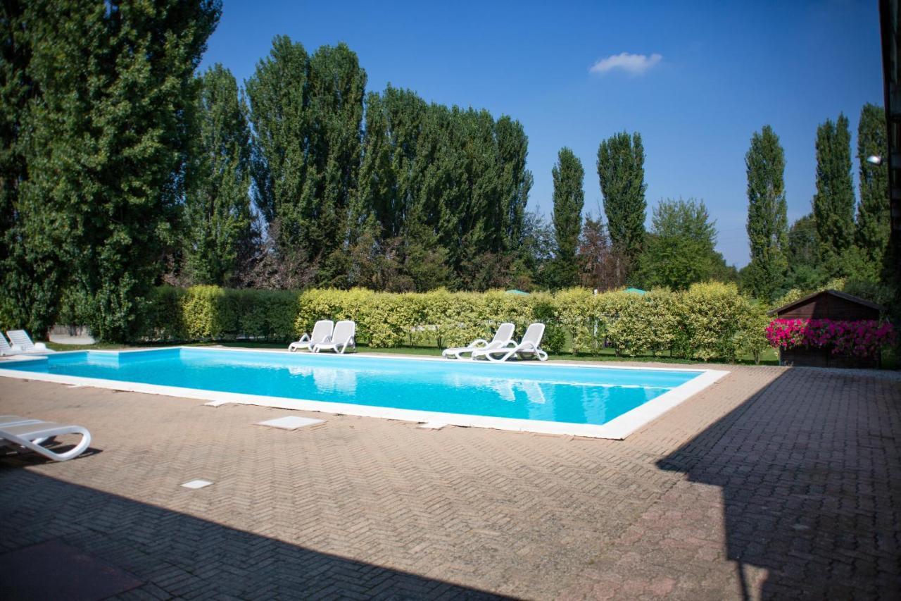 Agriturismo La Margherita Carmagnola Bagian luar foto